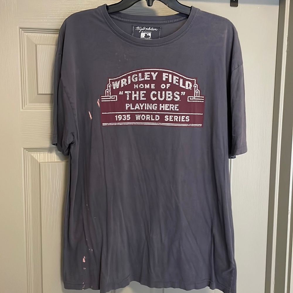 Vintage MLB Wrigley Field Chicago Cubs shirt sleeve T-shirt